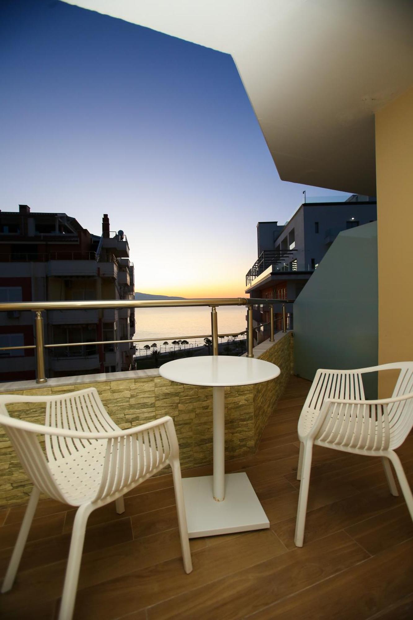 B&B Visar Rooms Vlorë Eksteriør bilde
